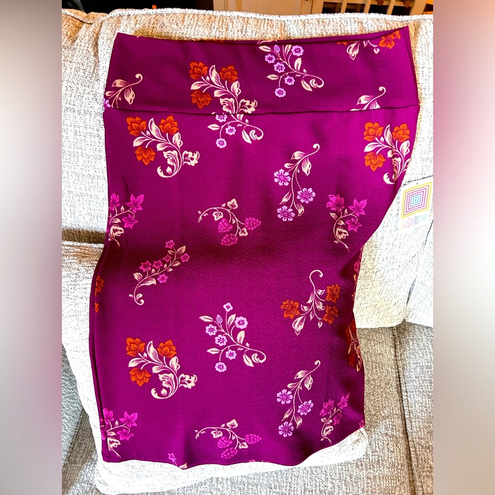 LulaRoe Cassie Skirt, size Large-pencil, stretchy